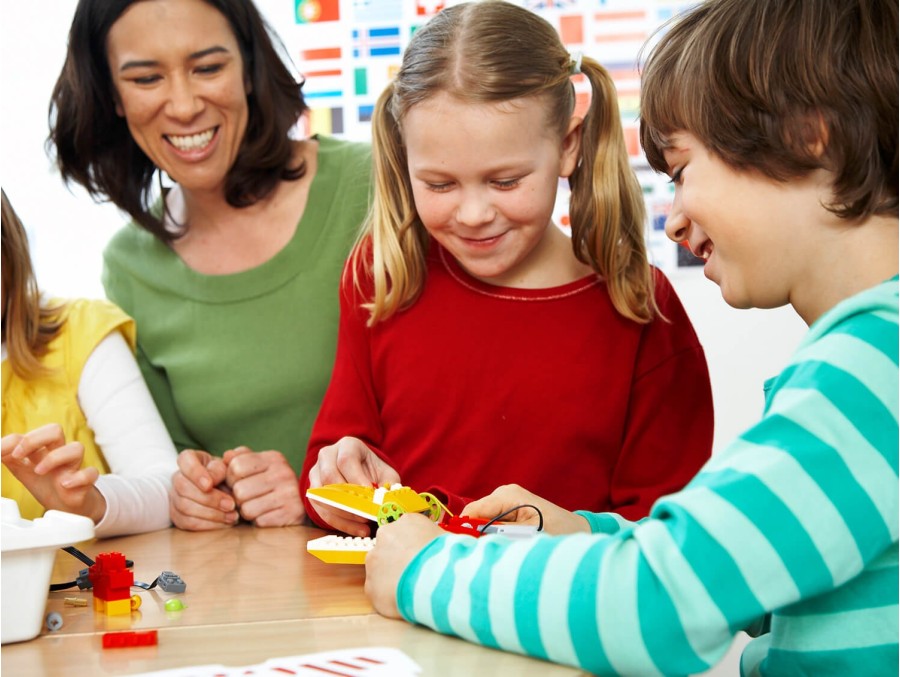 LEGO® Education WeDo™ Construction Set 9580 Educación Primaria